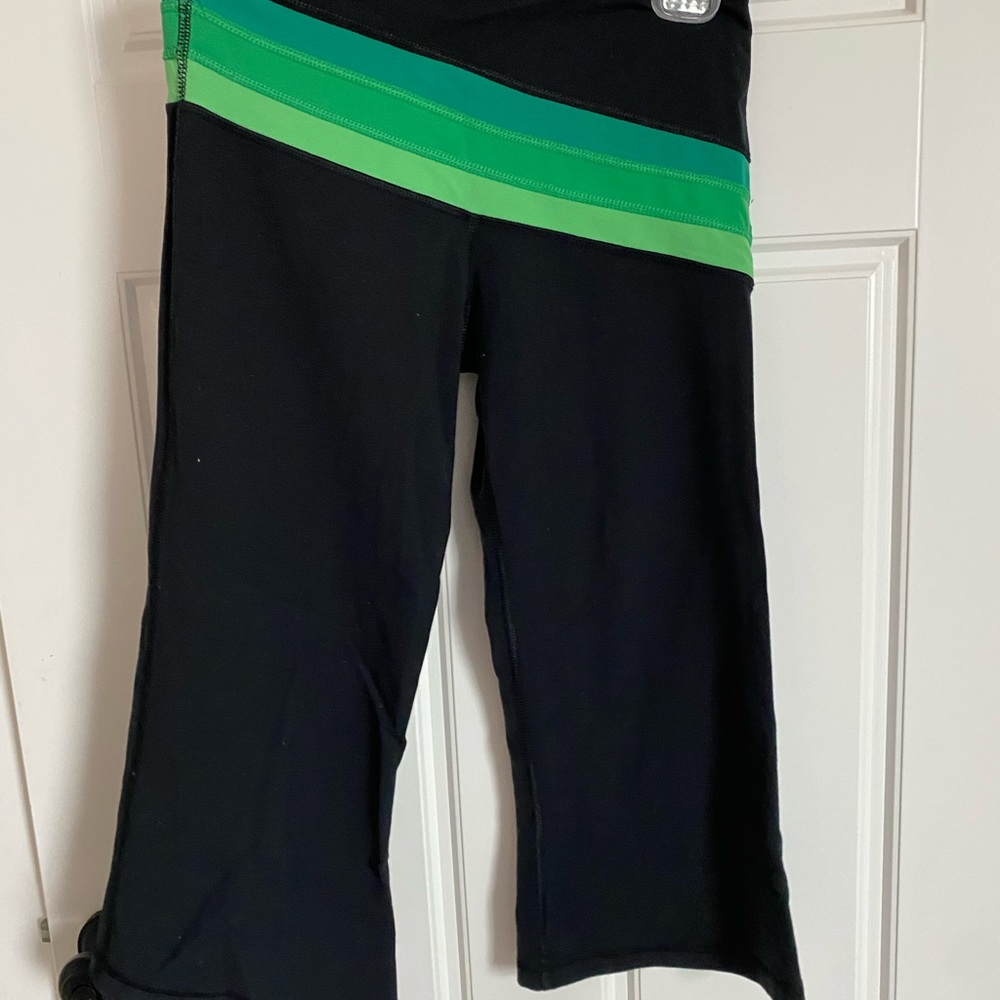 🍋LULULEMON crop yoga pants🍋
